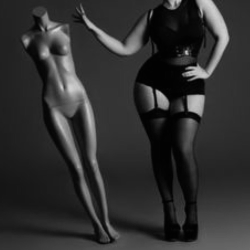 INTIMATES - Picture 11 of 12